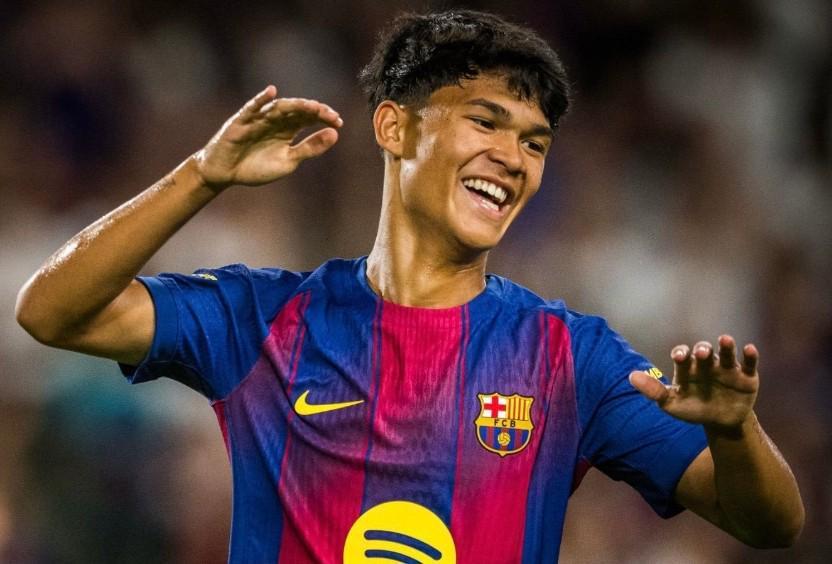 B体育官方网站-罗马诺：巴黎已向即将离开巴萨的小将德罗提交合同报价